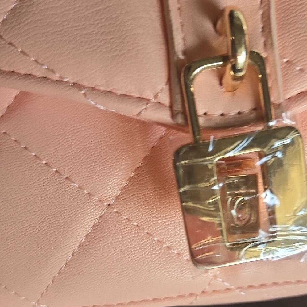Bebe Elegant Pink Quilted Women's Crossbody Bag NWT Retail $89 - Picture 4 of 11